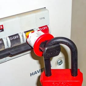 Pin Type Circuit Breaker Lockout